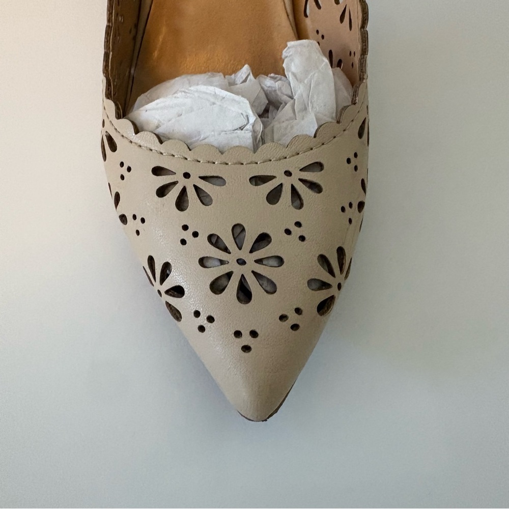 LC Lauren Conrad Confetti Ivory flower laser cut out stiletto heels size 6 - Picture 5 of 16